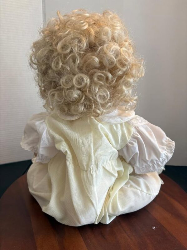 Vintage Legacy Doll Daisy by Terri DeHetre Signed by Artist - Image 4