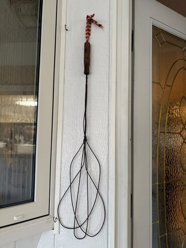 Vintage Rug Beater 30"