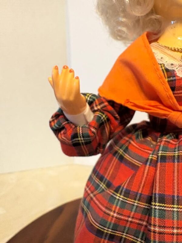 Vintage Brinn Collectible Edition Korea Wind Up Musical Doll "September" - Image 6