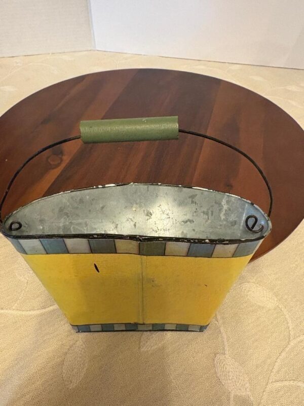 VINTAGE METAL POCKET PLANTER - Image 3