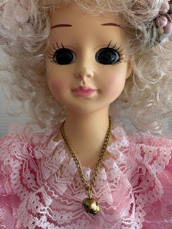 Brinn's 1988 Rotating Musical Calendar "May" Porcelain Doll Rose Garden 13" Vintage - Image 2