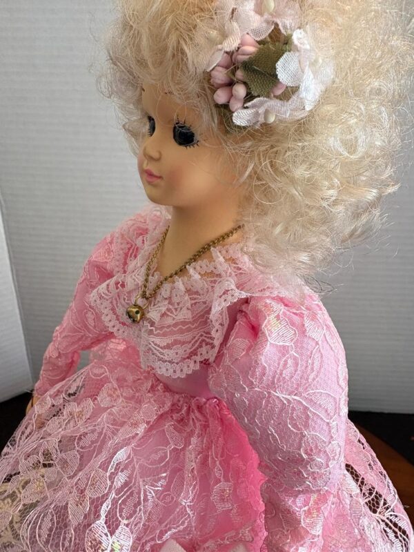 Brinn's 1988 Rotating Musical Calendar "May" Porcelain Doll Rose Garden 13" Vintage - Image 5