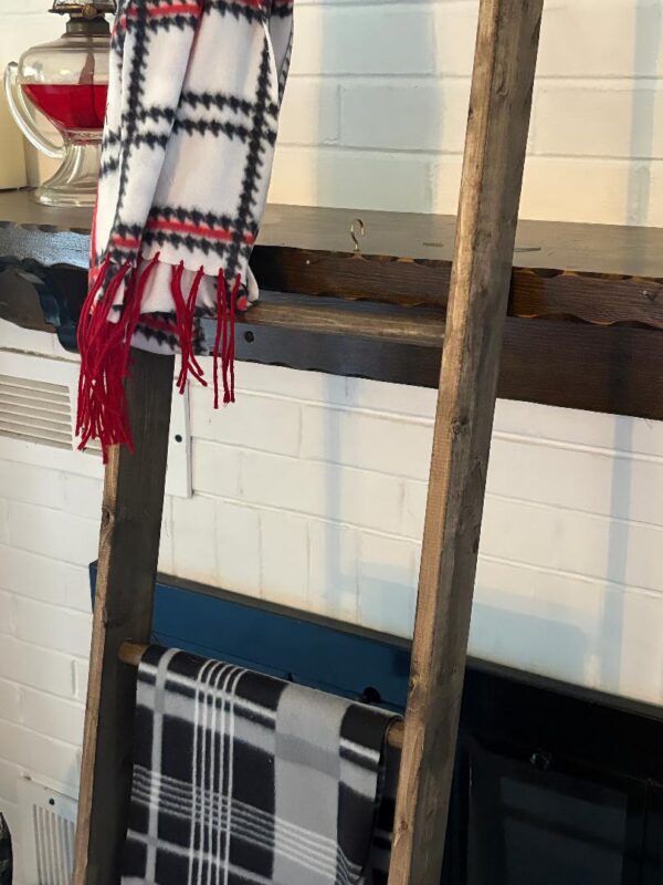 Handmade Blanket Ladder 6' with Five 12" Rungs - Image 3