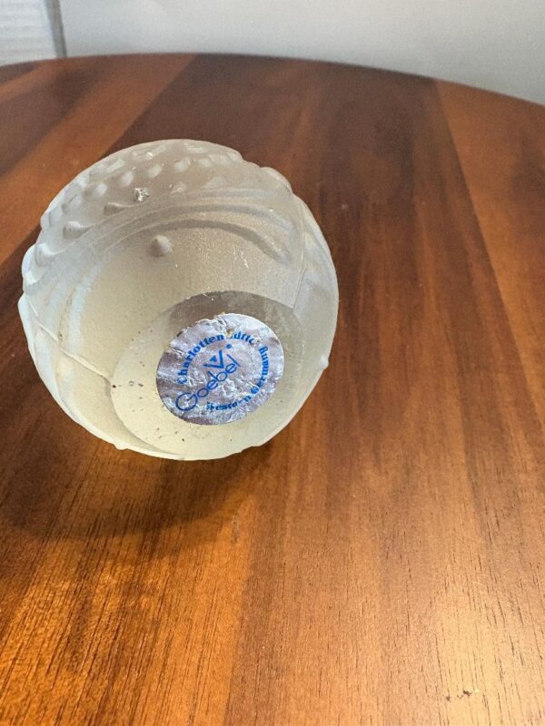 Goebel 1979 frosted glass crystal egg, heavy paperweight, collectible annual egg - Image 2