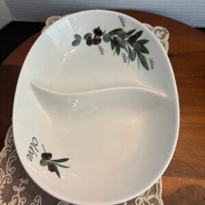 D’LUSSO DESIGNS "OLIVE" COLLECTION WHITE PORCELAIN TWIST DISH