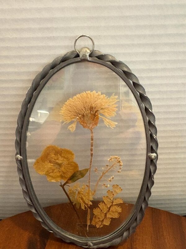 Vintage Lasting Impressions Real Pressed Flowers in Glass w/Oval Metal Frame