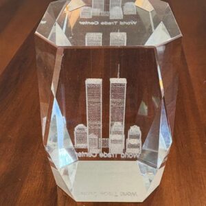 3-d-etched-crystal-glass-paperweight-new-york-city-twin-towers