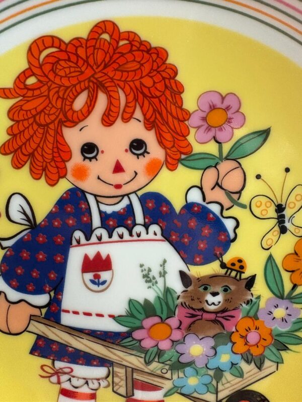 “Raggedy Ann With Flowers” - 1980 Collector Plate (7.5") Schmid *Made in Japan* - Image 3