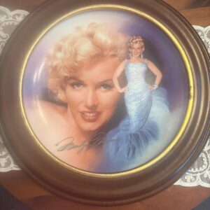 marilyn-monroe-dazzling-dreamgirl-bradford-exchange-8-collector-plate