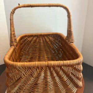 large-vintage-wicker-rattan-basket-w-handle-picnic-gathering