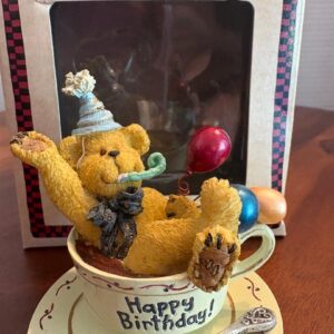Vintage 2003 H.B. Teabearie Happy Birthday Bear Teacup Saucer Figurine #24320