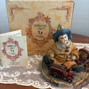 THE FIRE CHIEF Austin and Allen Boyds Yesterdays Child Figurine #1E/3498 Original Box